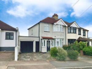 Sandown Avenue, Hornchurch, RM12