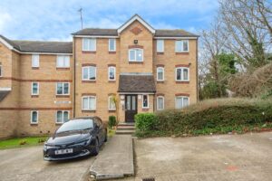 Sawston Court, Linnet Way, Purfleet, RM19