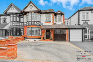 Tawny Avenue, Upminster, RM14
