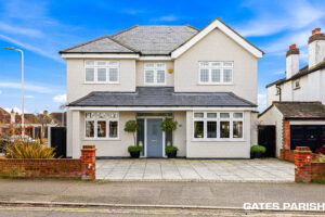 Springfield Gardens, Upminster, RM14