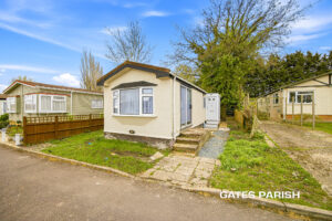 Cummings Hall Lane, Noak Hill, Romford, RM3