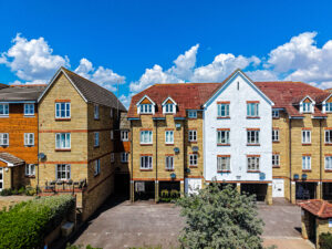Highgrove Mews, Grays, RM17